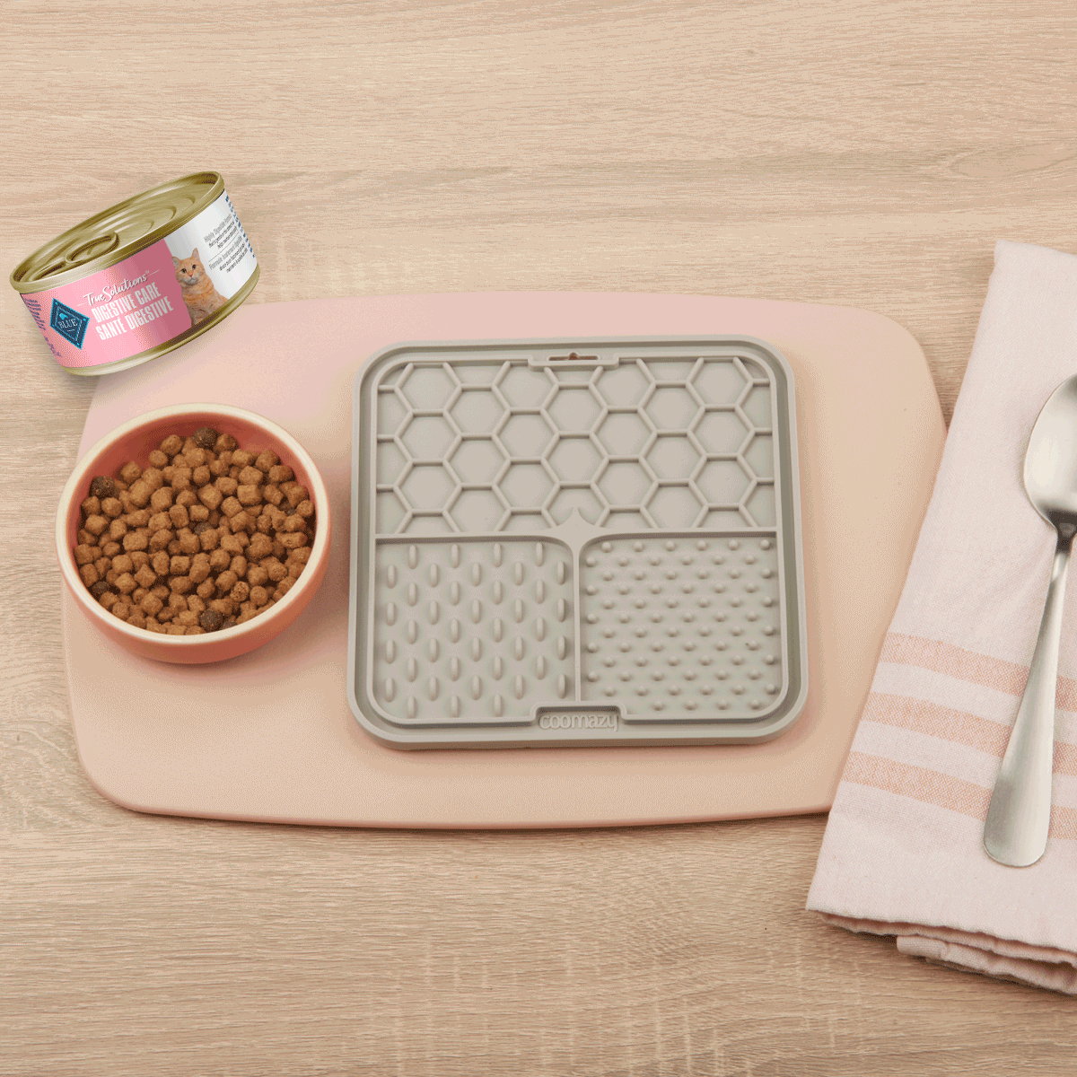 Steps for preparing the cat-friendly Sensitive Snacktime recipe using Blue Buffalo cat food