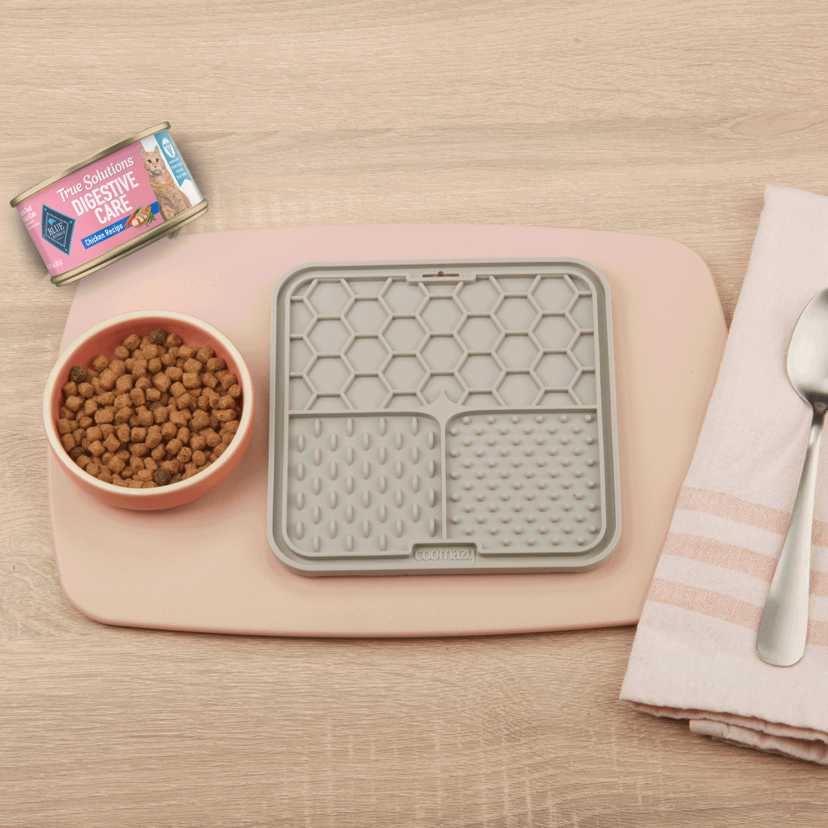 Steps for preparing the cat-friendly Sensitive Snacktime recipe using Blue Buffalo cat food