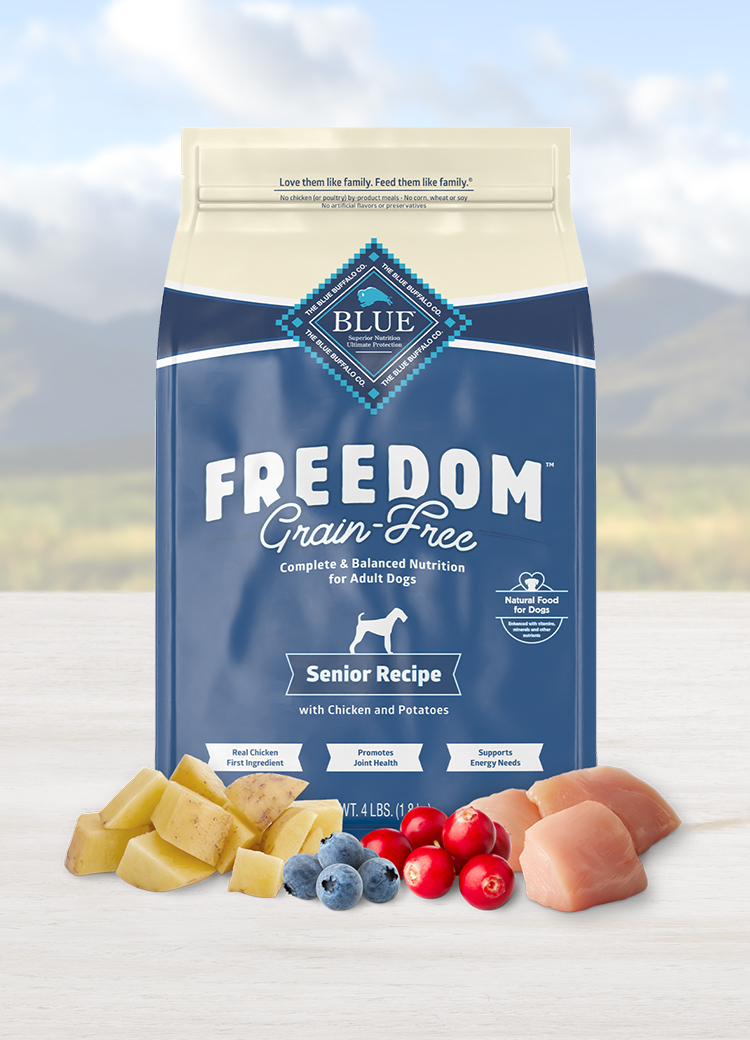 Blue buffalo senior dog hot sale food