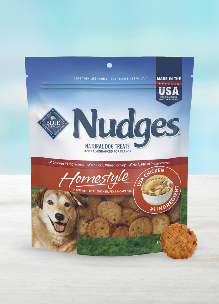 blue nudges homestyle treats with real chicken, peas & carrots dog treats